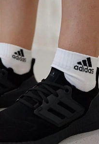 Фото № 2 с приближением к товару «‎ULTRABOOST 22 »