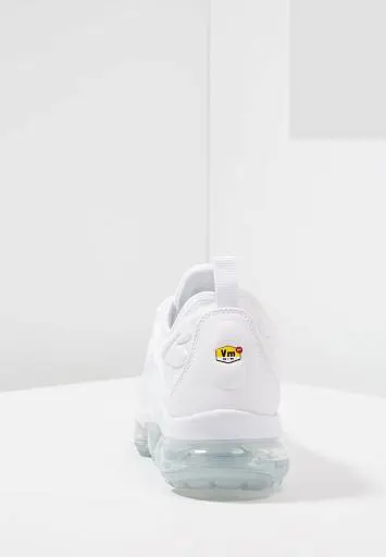 Nike Air Vapormax Plus  - 4