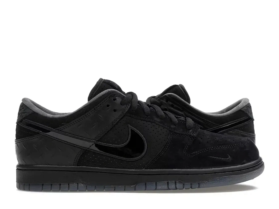 Фото № 1 с приближением к товару «‎Nike Dunk Low»