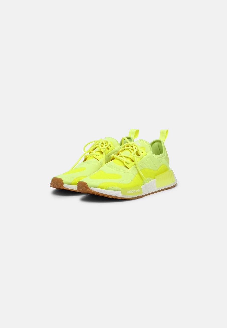 Фото № 2 с приближением к товару «‎Adidas Nmd_r1 »