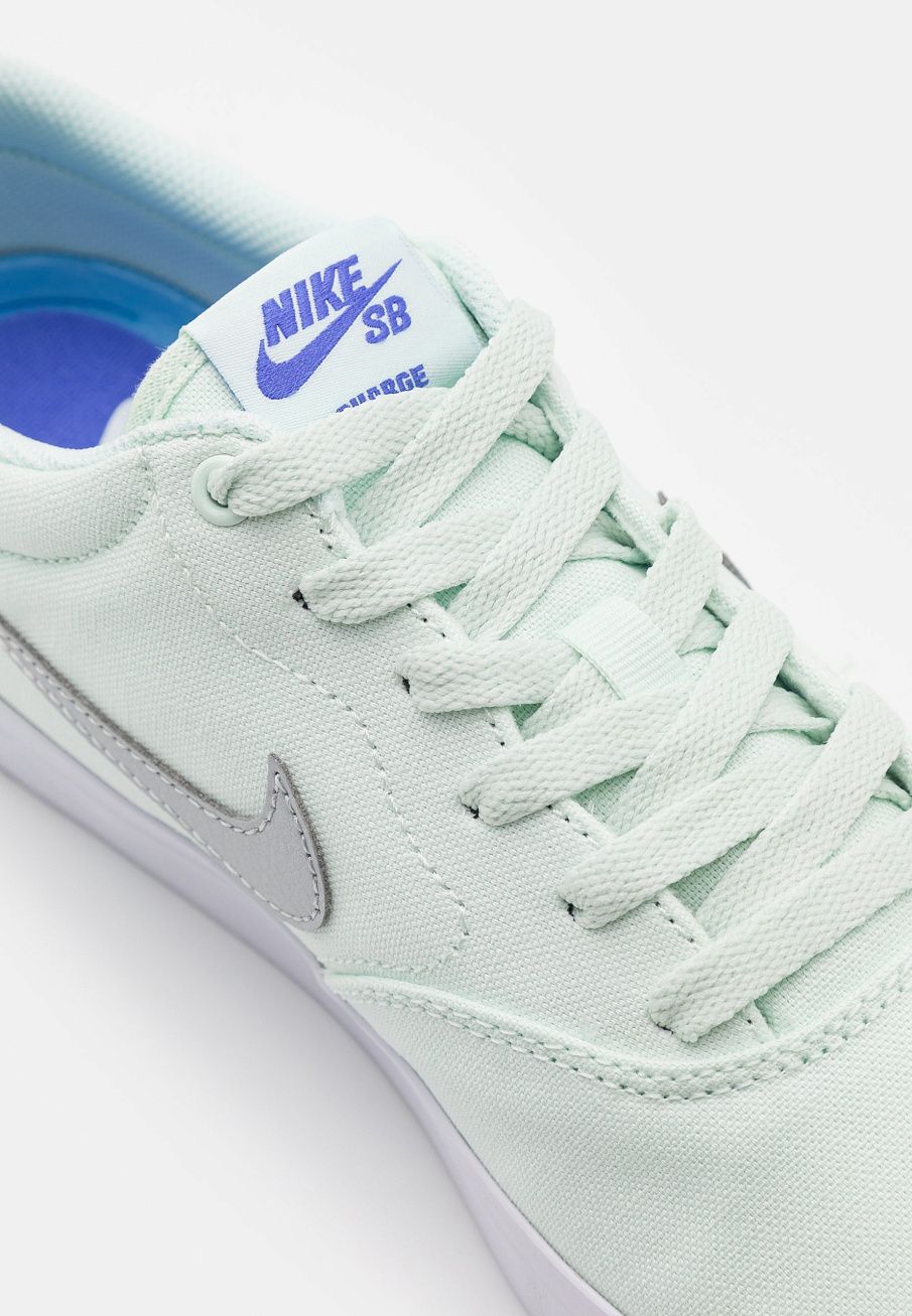 Фото № 5 с приближением к товару «‎Nike Charge Slr »