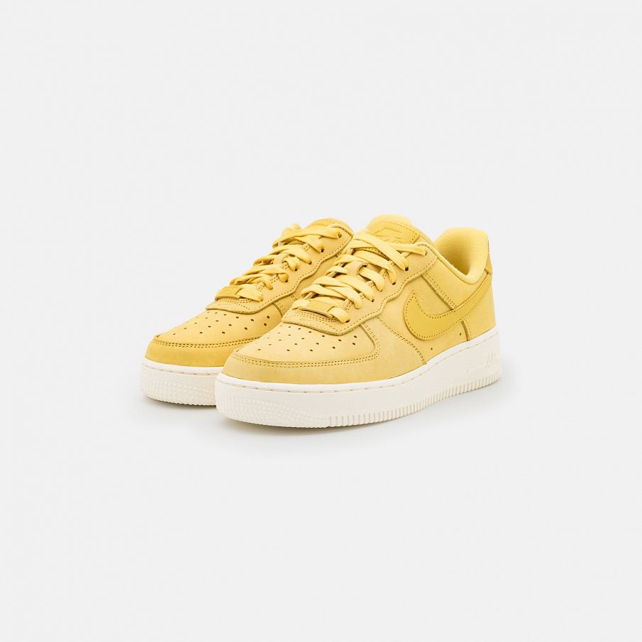 Фото № 3 с приближением к товару «‎Nike Wmns Air Force 1 Prm »