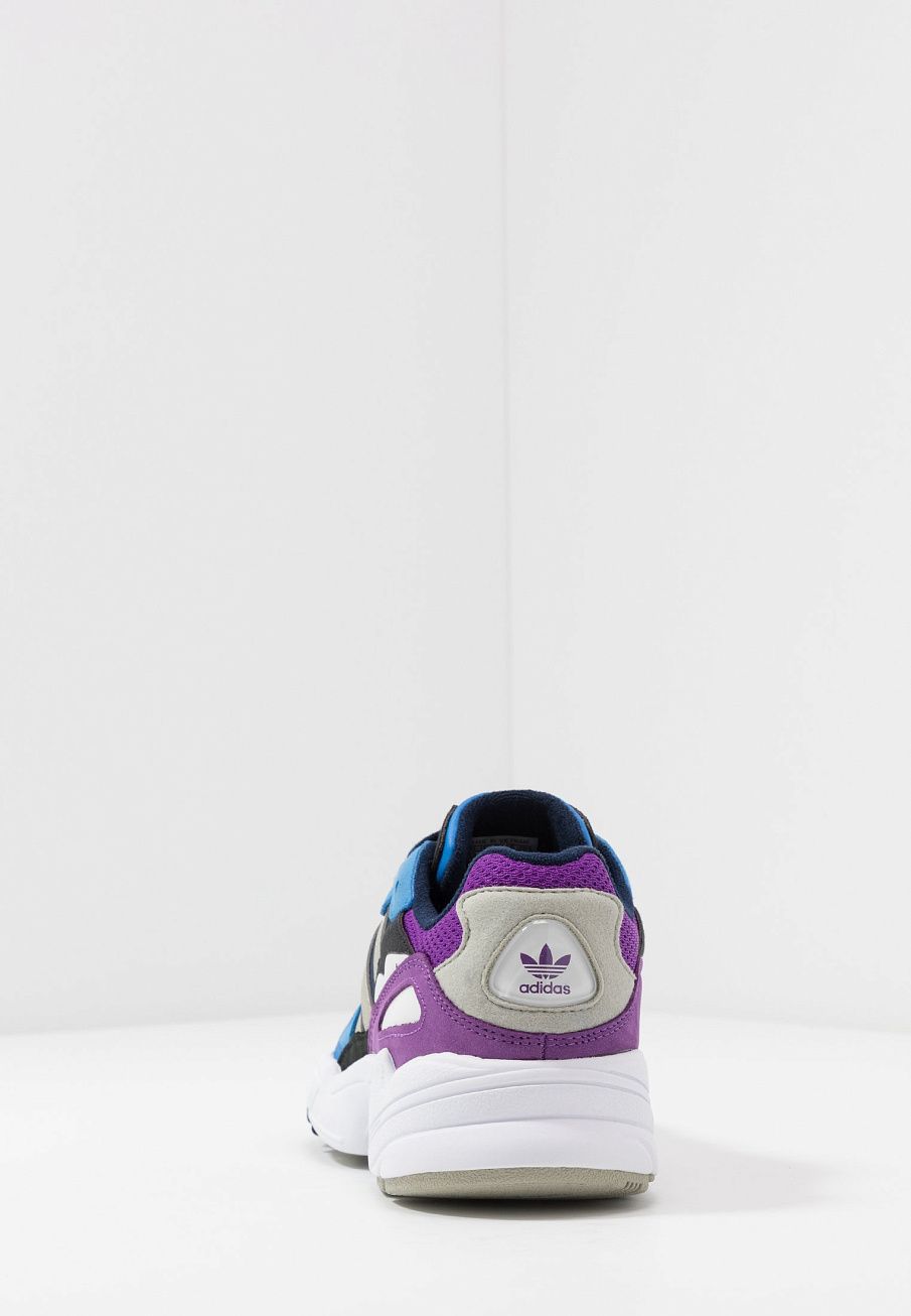 Фото № 4 с приближением к товару «‎Adidas Yung-96 »
