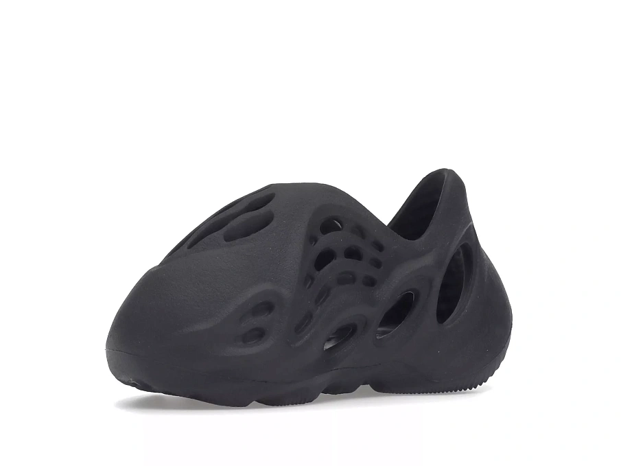 Фото № 5 с приближением к товару «‎adidas Yeezy Foam RNR Onyx (Infants)»