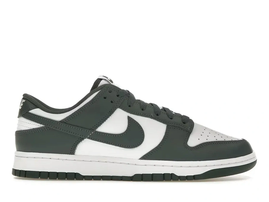 Фото № 1 с приближением к товару «‎Nike Dunk Low»