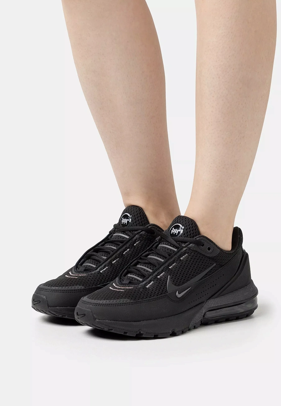 Фото № 4 с приближением к товару «‎AIR MAX PULSE»