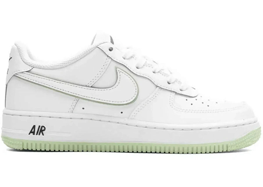 Фото № 1 с приближением к товару «‎Nike Air Force 1 Low»