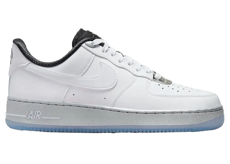 Фото № 1 с приближением к товару «‎Nike Air Force 1 07 SE White Chrome »