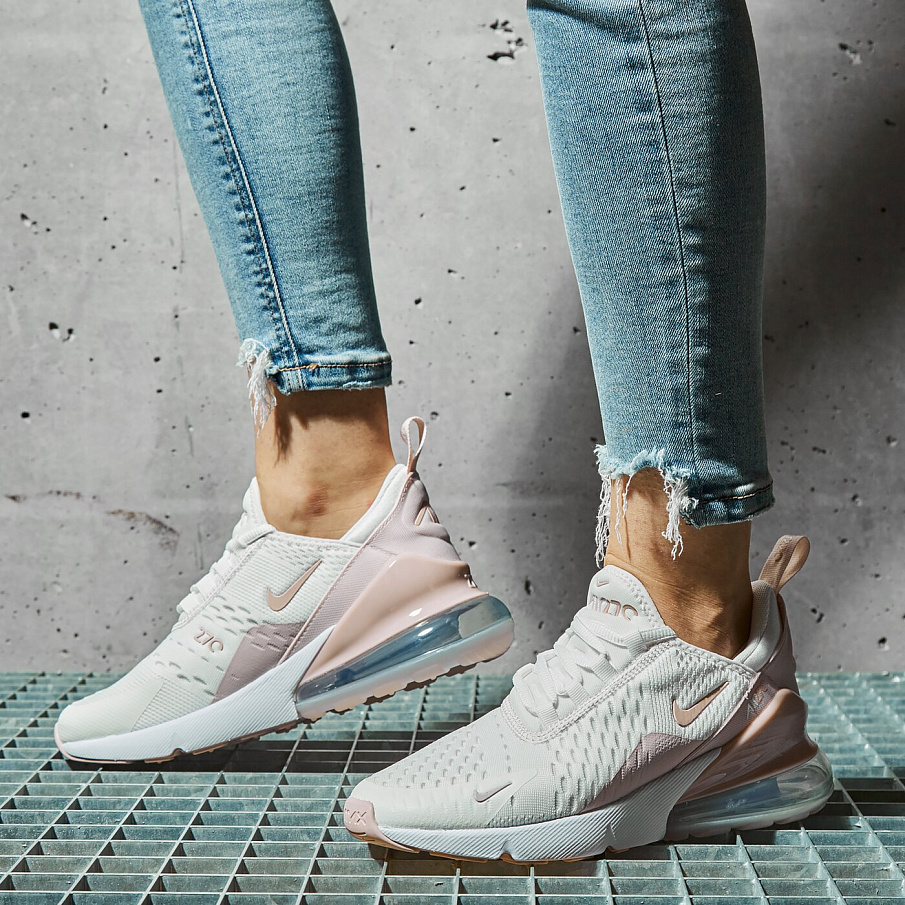 Фото № 2 с приближением к товару «‎Nike Wmns Air Max 270 Ess»