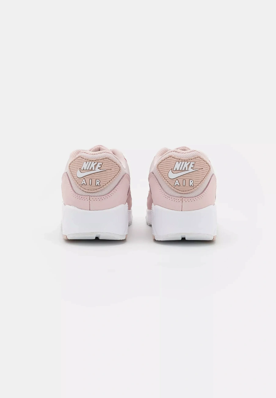 Фото № 4 с приближением к товару «‎AIR MAX 90»