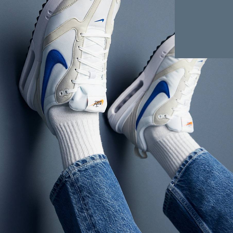 Фото № 3 с приближением к товару «‎Nike Air Max Dawn »
