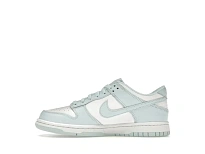 Фото № 3 с приближением к товару «‎Nike Dunk Low»