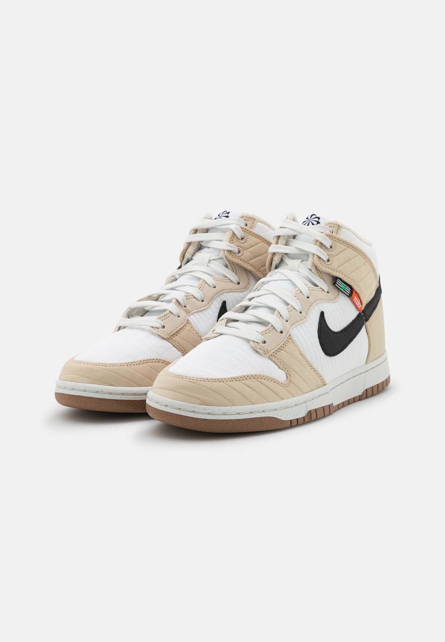 Фото № 2 с приближением к товару «‎Nike Dunk Retro NN »