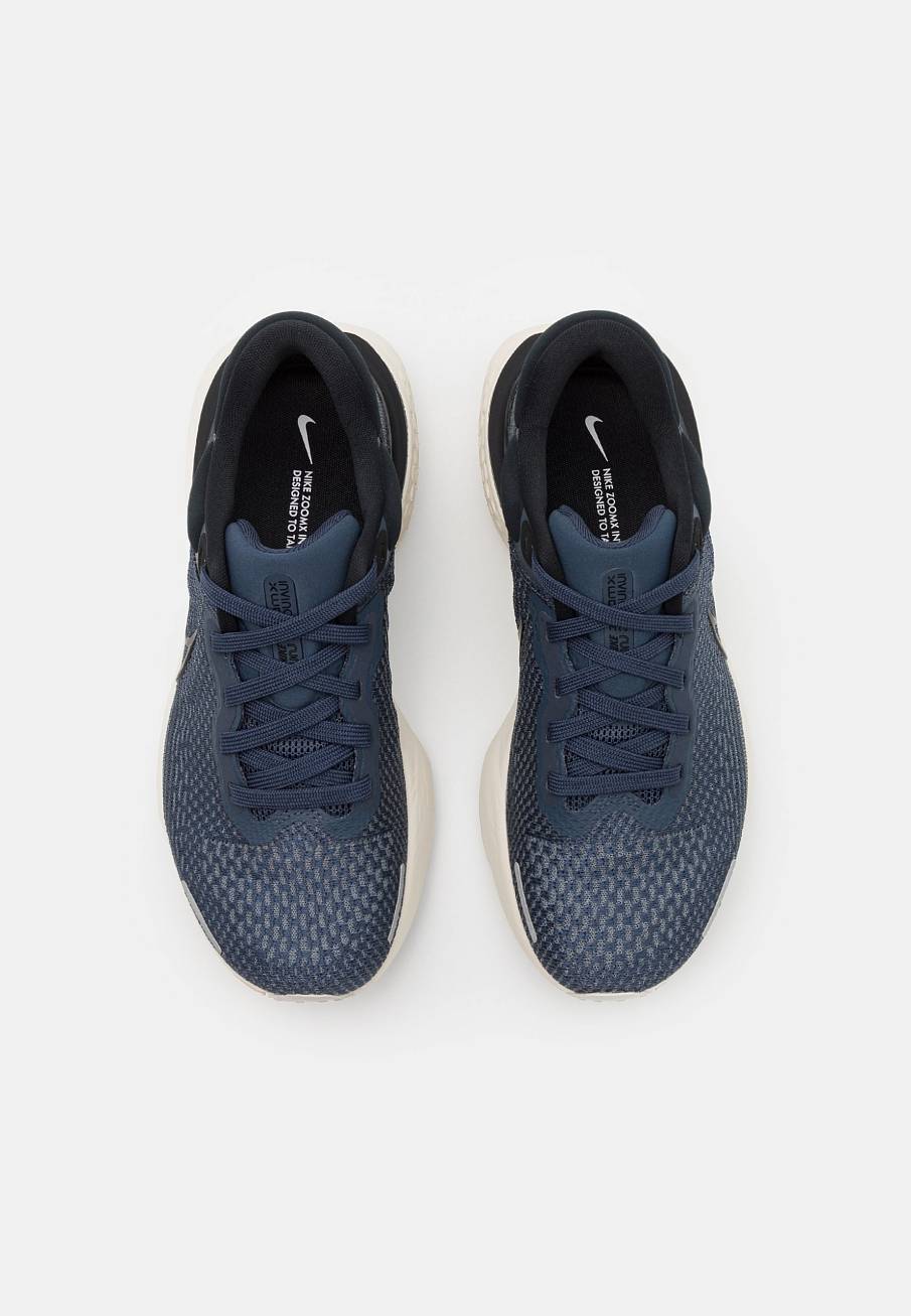 Фото № 4 с приближением к товару «‎Nike Zoomx Invincible Run»