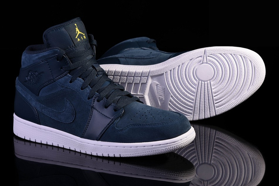 Фото № 3 с приближением к товару «‎Nike Air Jordan 1 Retro Armory Navy »