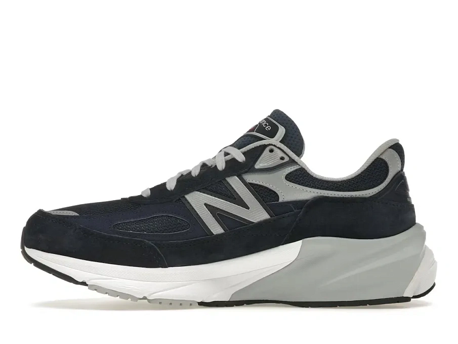 Фото № 3 с приближением к товару «‎New Balance 990v6»