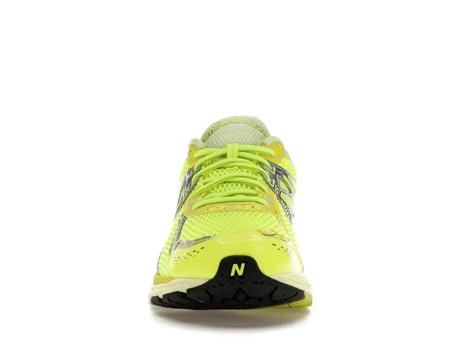 Фото № 2 с приближением к товару «‎New Balance 860v2»