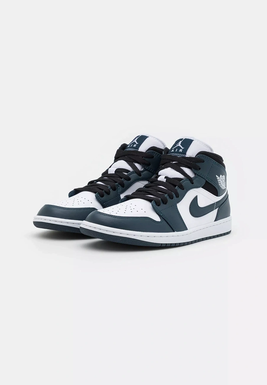 Фото № 2 с приближением к товару «‎AIR JORDAN 1 MID»