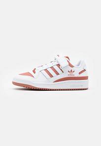 Фото № 1 с приближением к товару «‎Adidas Forum »