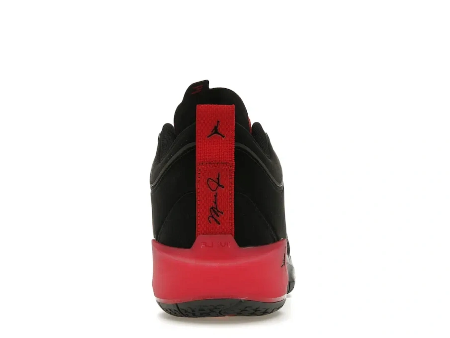Фото № 4 с приближением к товару «‎Jordan 37 Bred»