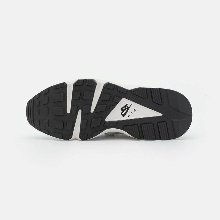 Фото № 3 с приближением к товару «‎Nike Air Huarache »