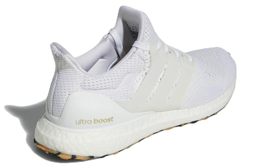 Фото № 4 с приближением к товару «‎ adidas Ultraboost 1.0 Running shoes»