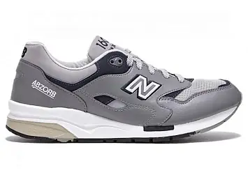 New Balance 1600