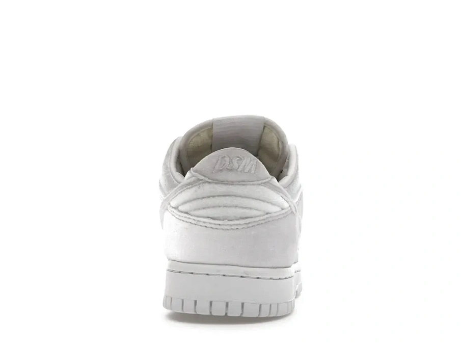 Фото № 4 с приближением к товару «‎Nike Dunk Low Dover Street Market Triple White Velvet»