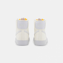 Фото № 4 с приближением к товару «‎Nike Blazer 77 »