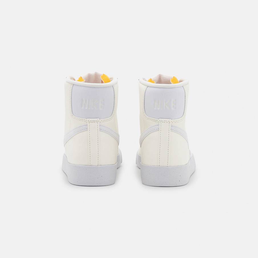 Фото № 4 с приближением к товару «‎Nike Blazer 77 »