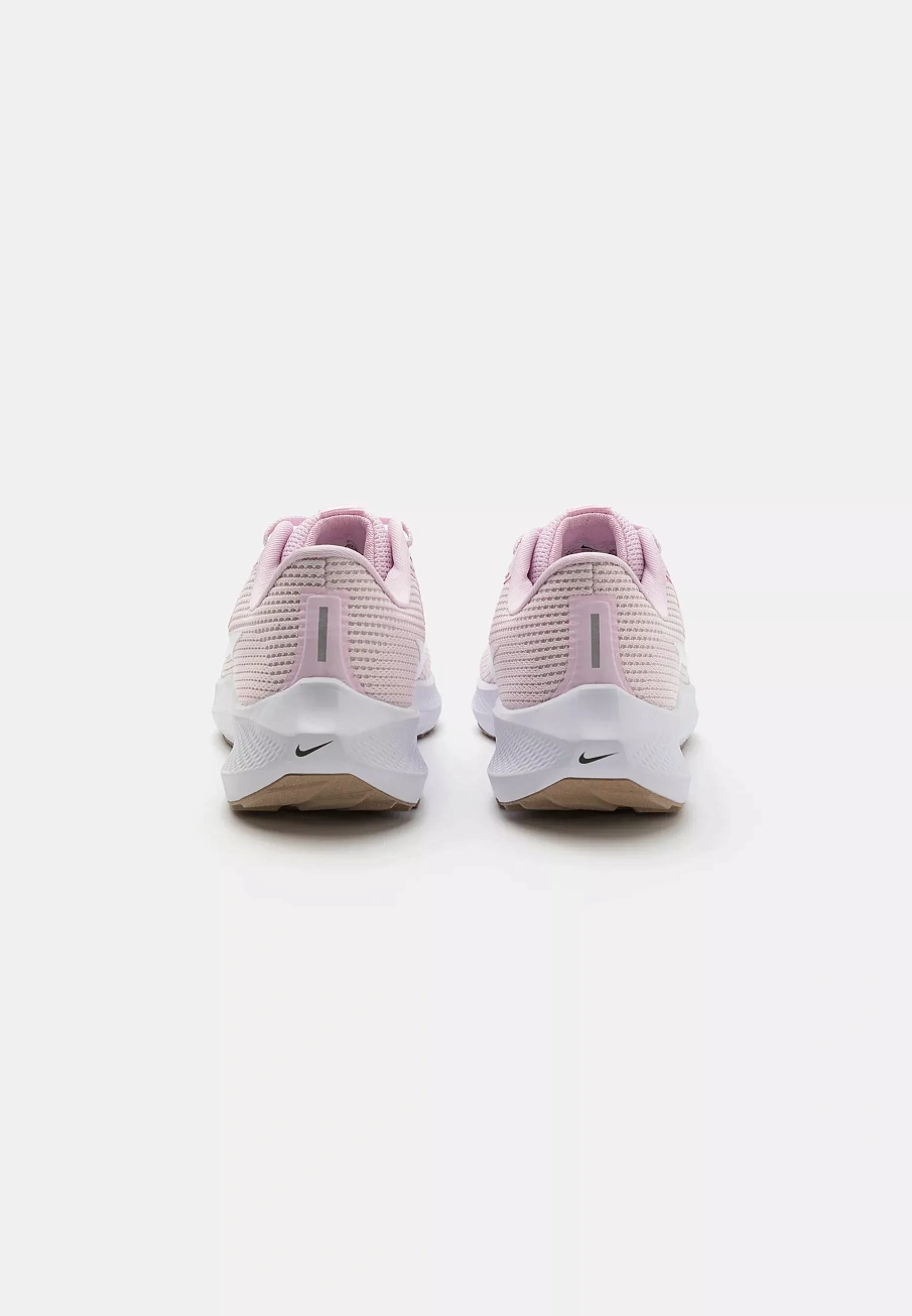 Фото № 4 с приближением к товару «‎AIR ZOOM PEGASUS 40»