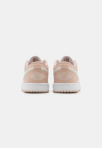 Фото № 3 с приближением к товару «‎AIR JORDAN 1 LOW»