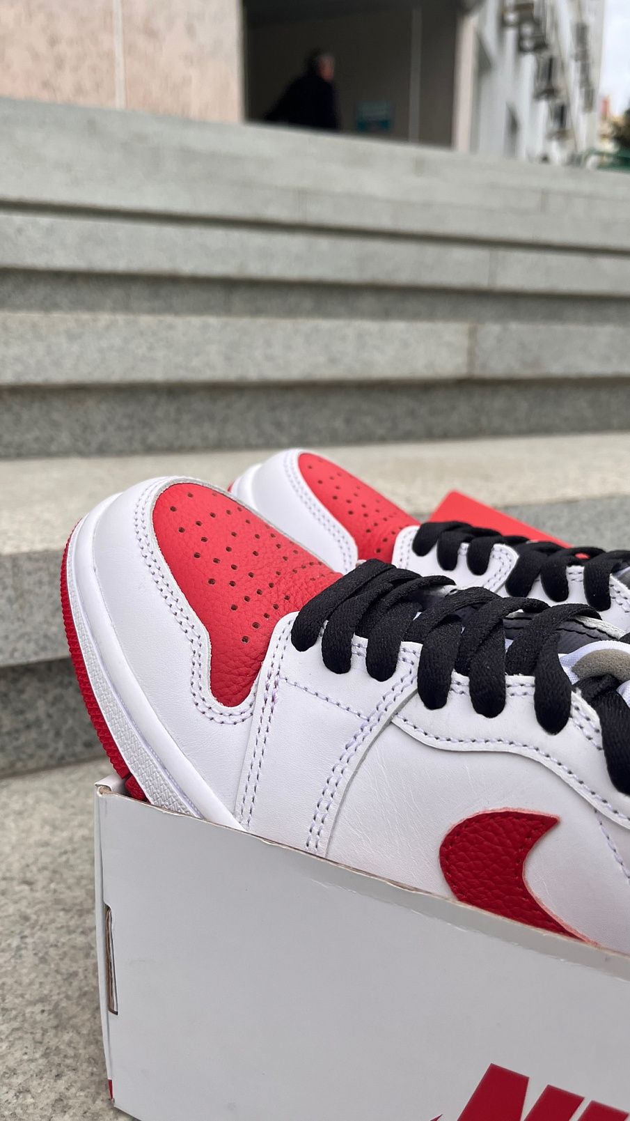 Фото № 4 с приближением к товару «‎Air Jordan 1 Retro High OG Heritage»