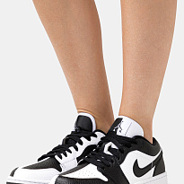 Фото № 1 с приближением к товару «‎Air Jordan 1 SE Edge »