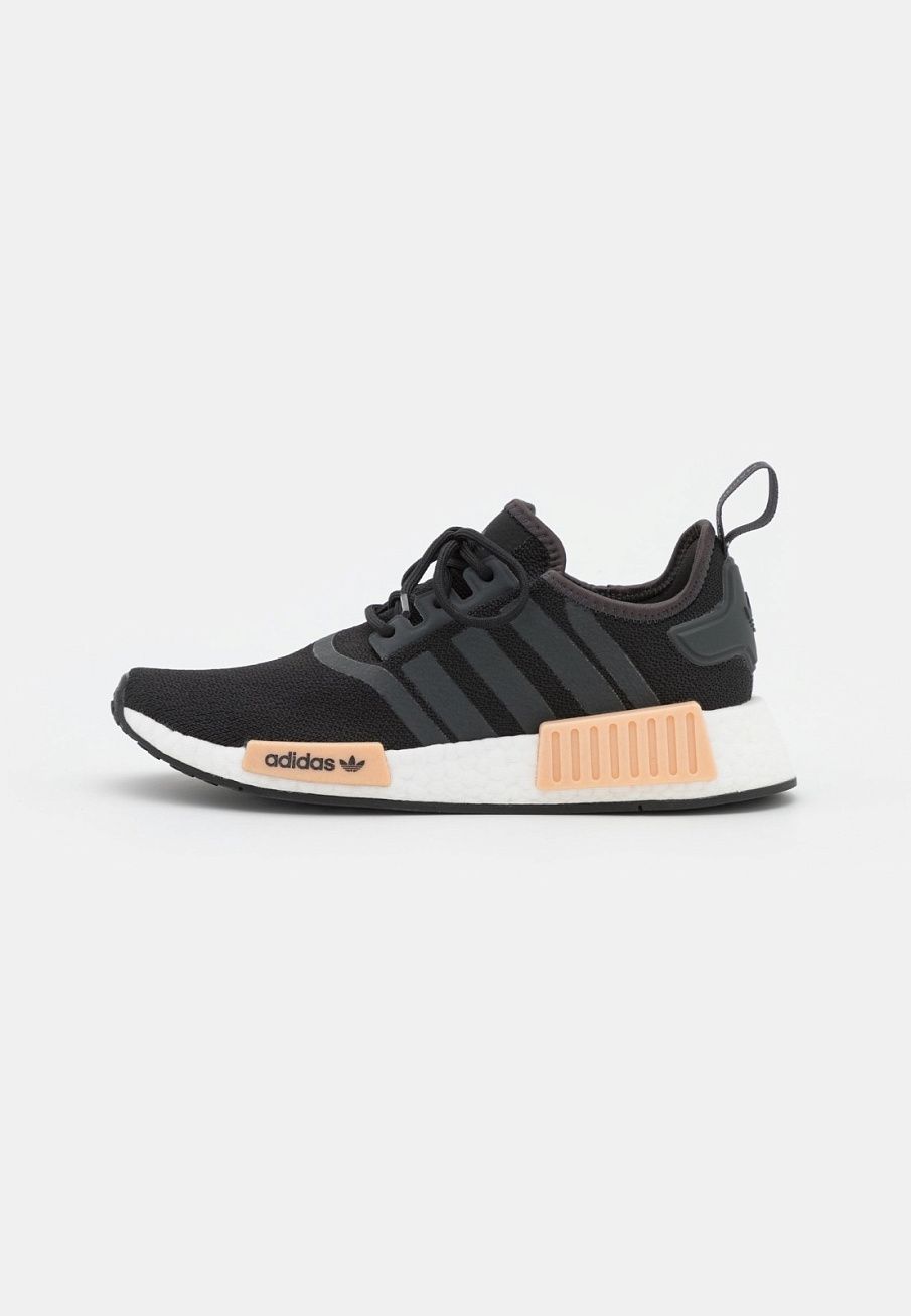 Фото № 1 с приближением к товару «‎Adidas Nmd_r1 »