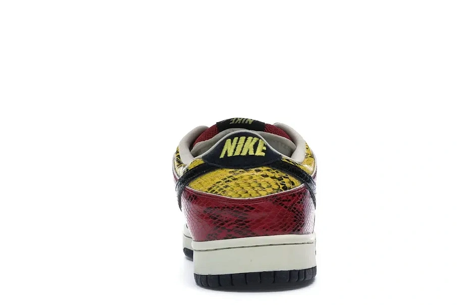 Фото № 4 с приближением к товару «‎Nike SB Dunk Low Coral Snake»