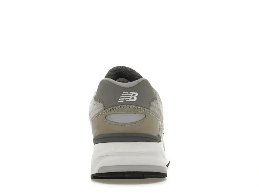 Фото № 4 с приближением к товару «‎New Balance 999»