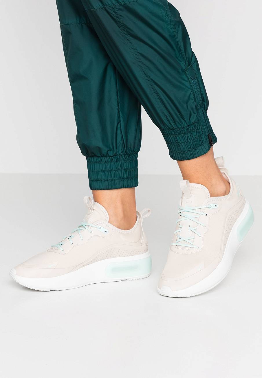 Фото № 1 с приближением к товару «‎Nike Air Max Dia »