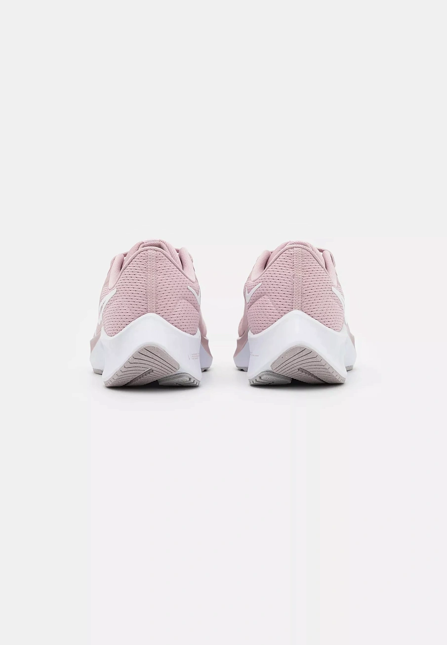 Фото № 4 с приближением к товару «‎AIR ZOOM PEGASUS 38»