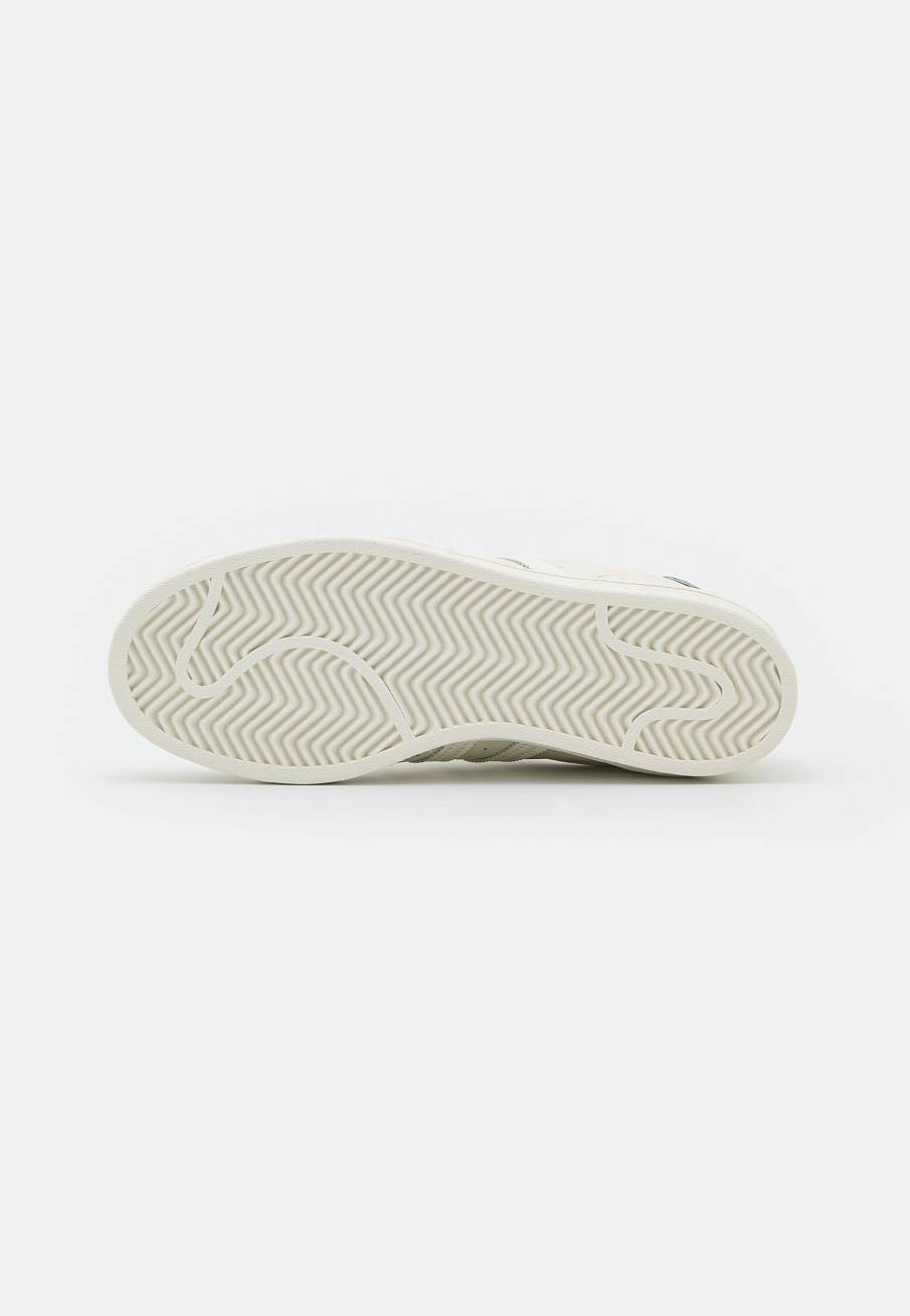 Фото № 5 с приближением к товару «‎Adidas Superstar »