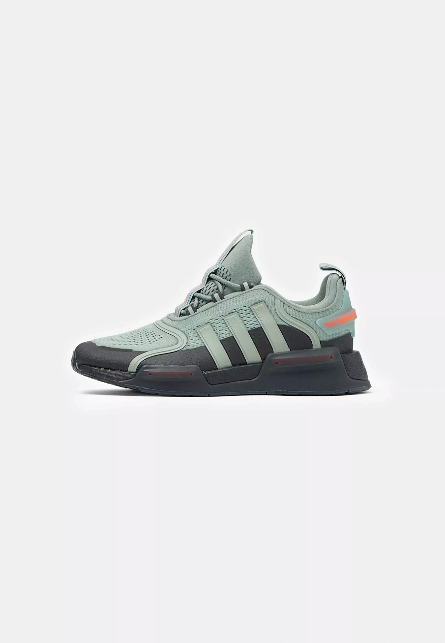 Фото № 1 с приближением к товару «‎NMD V3 UNISEX»
