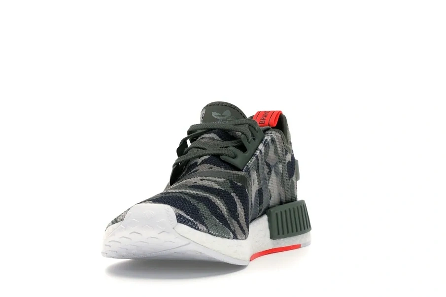 Фото № 4 с приближением к товару «‎adidas NMD R1 Green Camo»