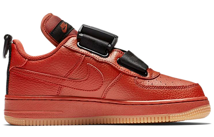 Фото № 2 с приближением к товару «‎Nike Air Force 1 Utility GS 'Dune Red'»