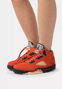 Фото № 1 с приближением к товару «‎WMNS AIR JORDAN 5 RETRO»