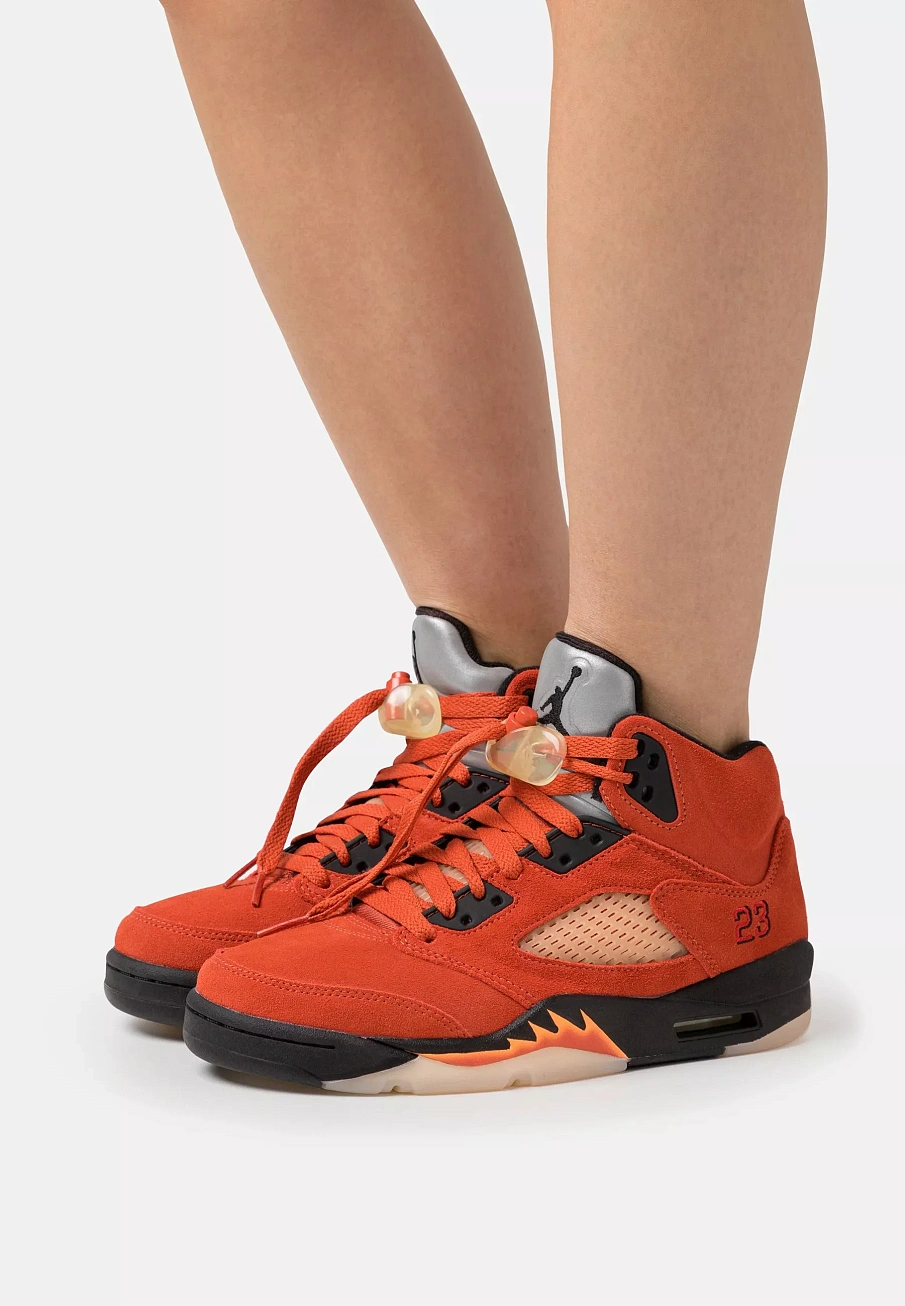 Фото № 1 с приближением к товару «‎WMNS AIR JORDAN 5 RETRO»