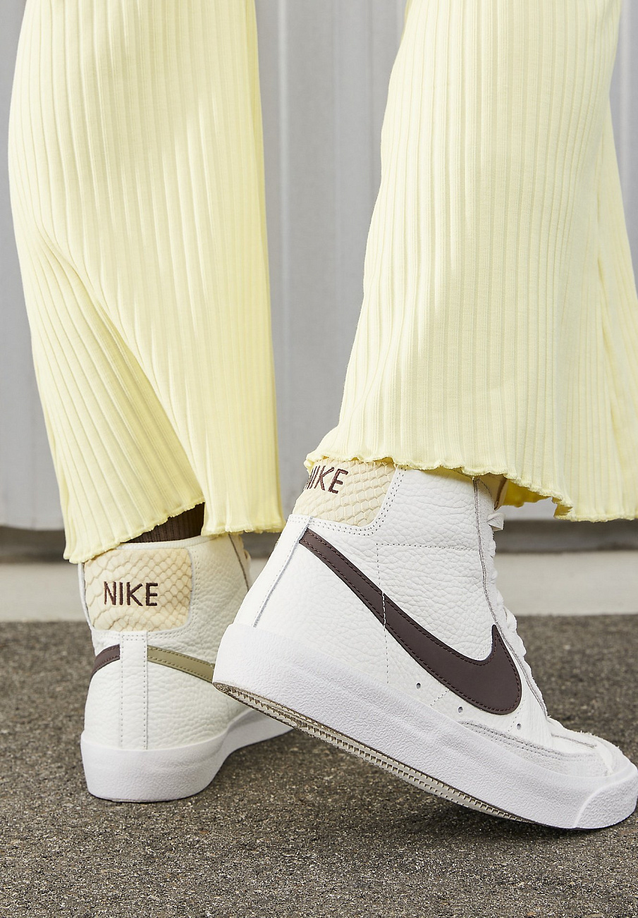 Фото № 3 с приближением к товару «‎Nike »