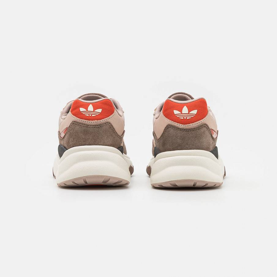 Фото № 3 с приближением к товару «‎Adidas Retropy F90 »