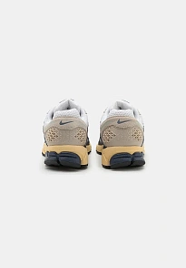 Фото № 3 с приближением к товару «‎ZOOM VOMERO 5 UNISEX»