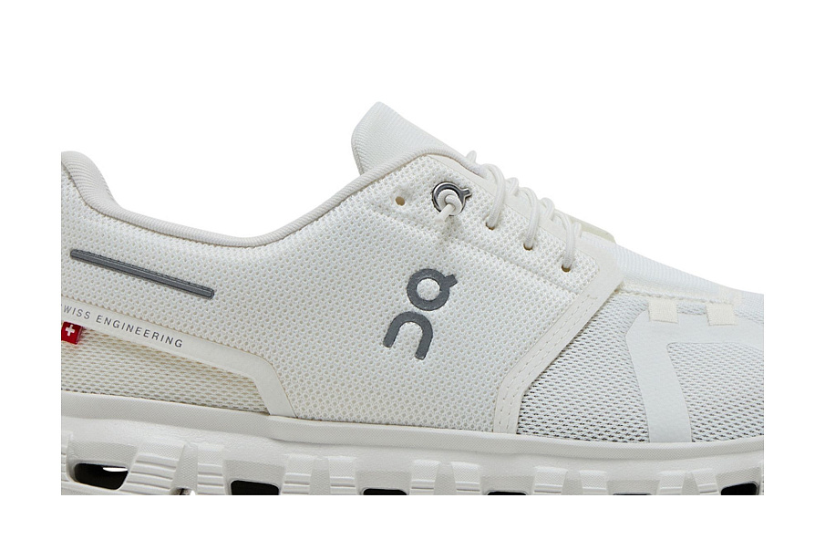 Фото № 3 с приближением к товару «‎ON Cloud 6 Triple White»
