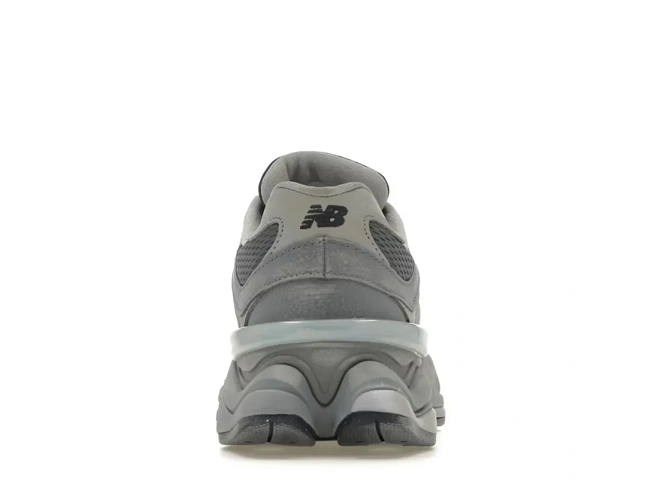 Фото № 4 с приближением к товару «‎New Balance 9060»